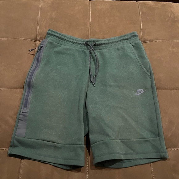 Nike OG Tech Fleece Shorts - Picture 1 of 2